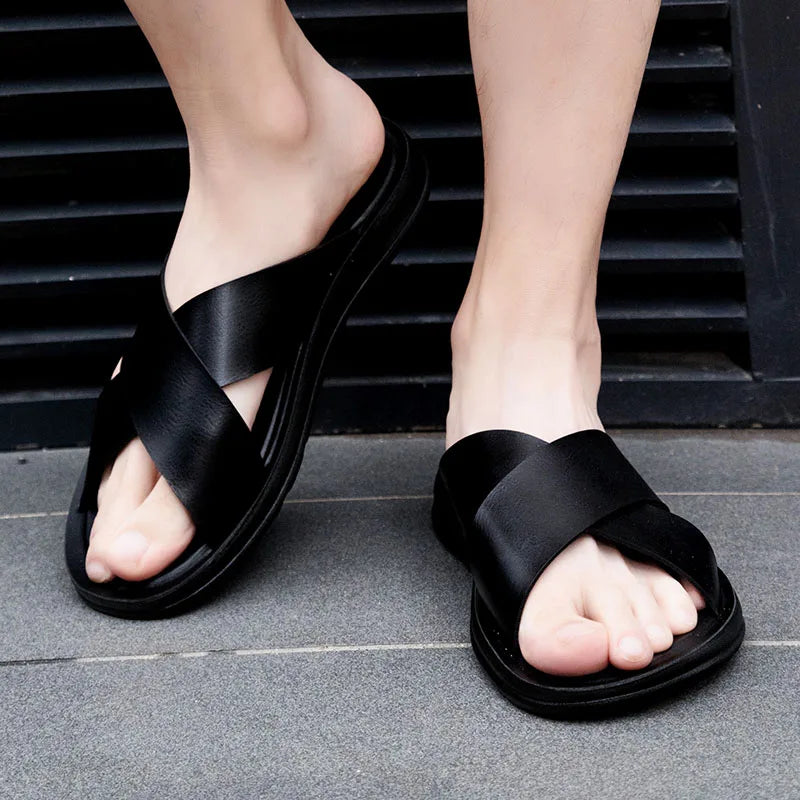 Chinelo de Couro Slip-On