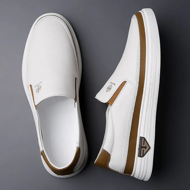 Tênis de Couro Legítimo Slip-On