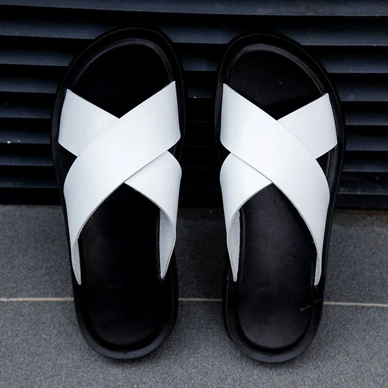 Chinelo de Couro Slip-On