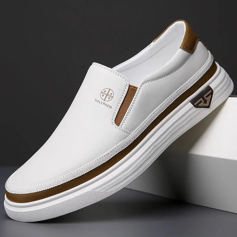 Tênis de Couro Legítimo Slip-On